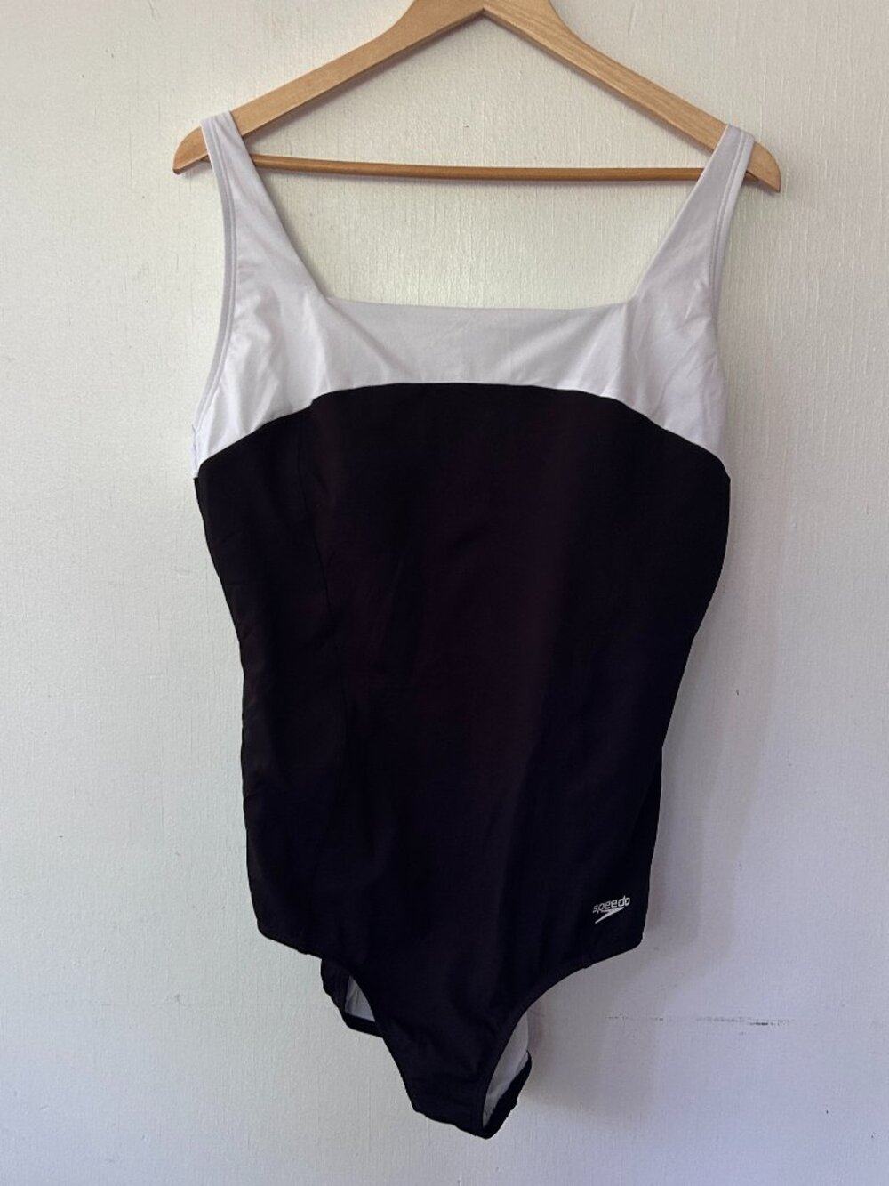 Speedo Endurance Womens Swimsuit Size 16 Black White One Piece Athletic
